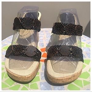 👡 NWT GoMax Brand Wedge Sandals 👡